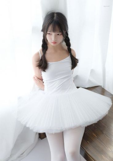 两男一女一个添一个摸_蓝光免费电视剧