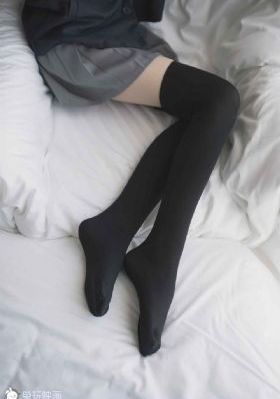 男生被女生带回家欺负_BD英语在线播放观看