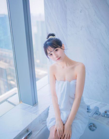 国产丝袜人妖a∨一区二区_DVD高清迅雷在线观看