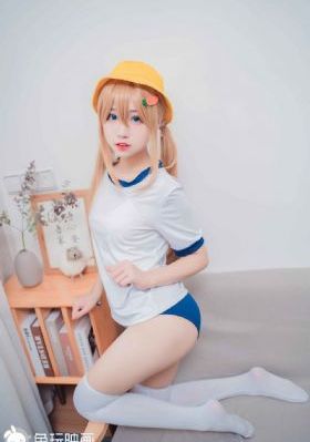国产丝袜裸体美女被出水_高清完整版BD