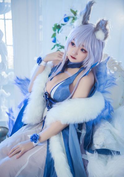 摄影师把娇妻摁到床上去c_4K高清视频播放